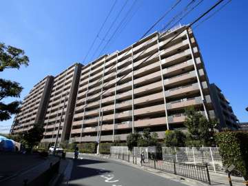 茨木ガーデンフォートの外観（南東側から）