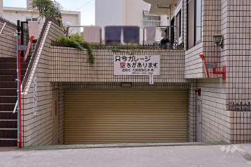 駐車場の出入り口