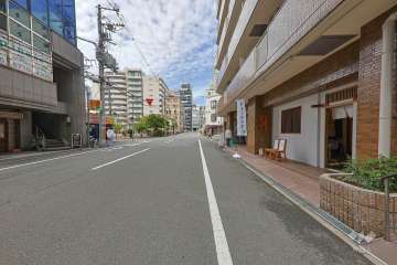 敷地南側の前面道路