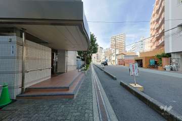 敷地北側の前面道路（東側から）