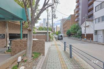 敷地南側の前面道路