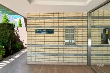 エントランスの銘板