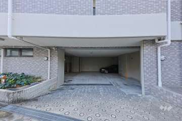 駐車場の出入り口