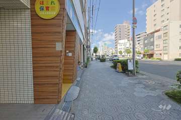 敷地の北側前面道路（東側から）