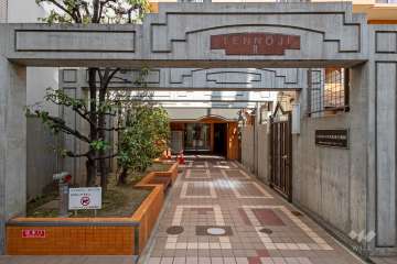 エントランスアプローチ　