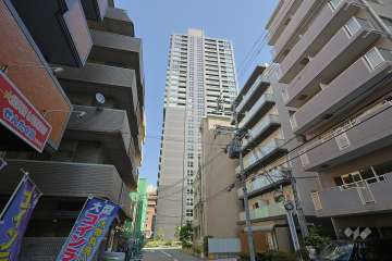 ピアッツァタワー上本町イーストの外観（西側から）