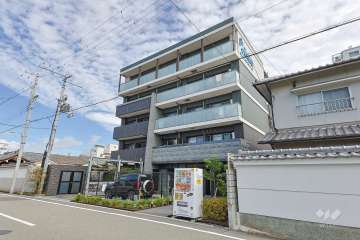 プレサンス上町台夕陽丘の外観（南西側から）