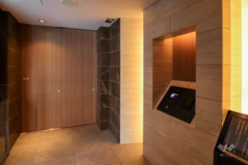 エントランスはオートロック付きです。