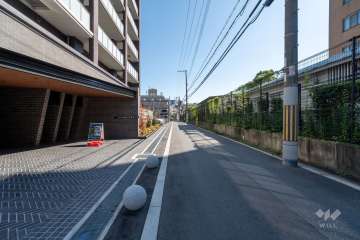 敷地南側の前面道路