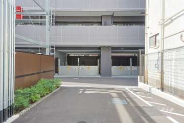 駐車場出入り口