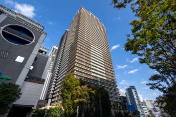 ローレルタワー難波の外観（南西側から）