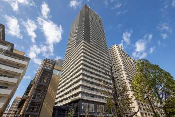 ルネッサなんばタワーの外観（南東側から）