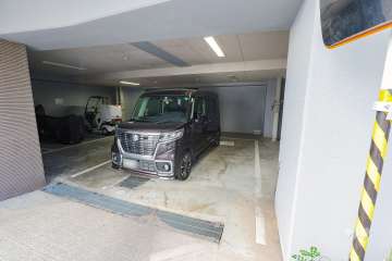敷地内駐車場（屋内平面式）