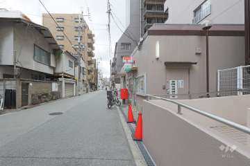 敷地東側の前面道路