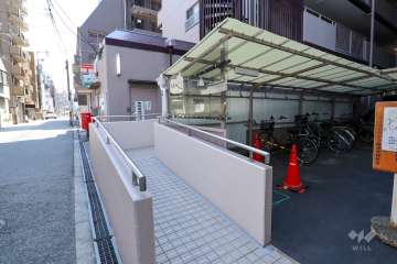 敷地出入口のスロープ