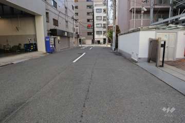 敷地南側の前面道路