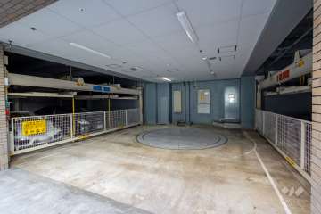 敷地内駐車場（屋内機械式）