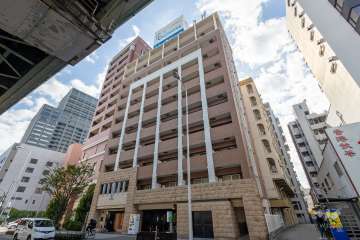 プレサンス難波OCAT前の外観（北西側から）