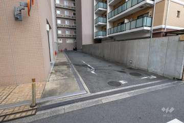 駐車場の出入り口