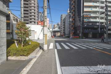 敷地東側の前面道路