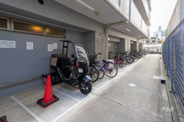 駐輪場とバイク置場