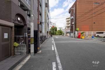 敷地東側の前面道路