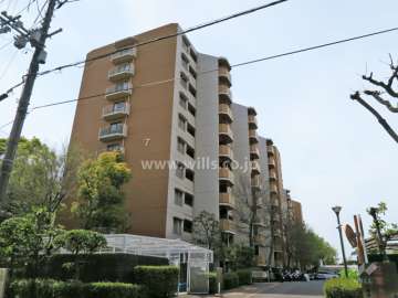 白川高層住宅7号棟の外観（北西側から）