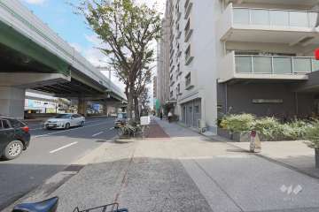 敷地北側の前面道路　