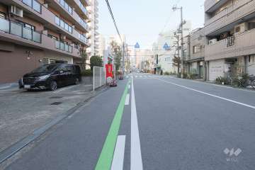敷地東側の前面道路