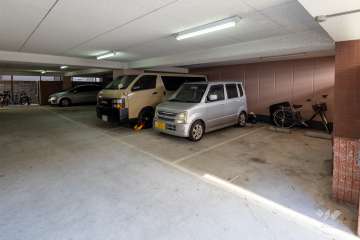 敷地内駐車場（屋内平面式）
