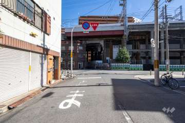 敷地南側の前面道路