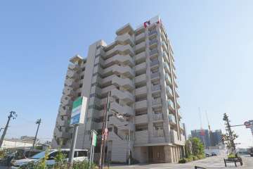 富士林プラザ13番館の外観（北西側から）