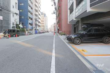 敷地東側の前面道路