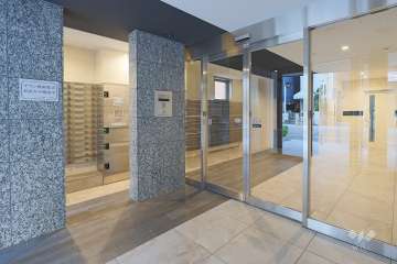 エントランスはオートロック付きです。