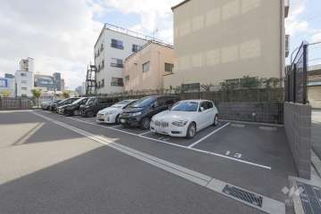 敷地内駐車場（屋外平面式）