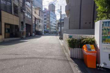 敷地東側の前面道路