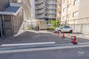 駐車場の出入り口・敷地内駐車場（屋外平面式）