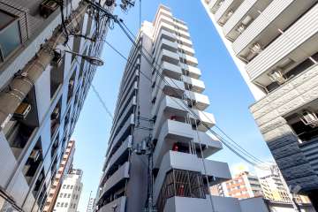 アドバンス難波ラシュレの外観（南側から）