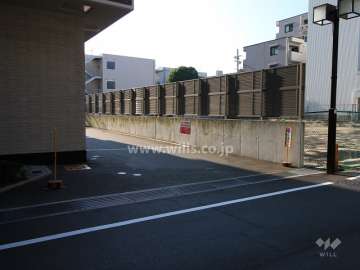 駐車場出入り口