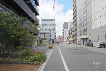 敷地東側の前面道路