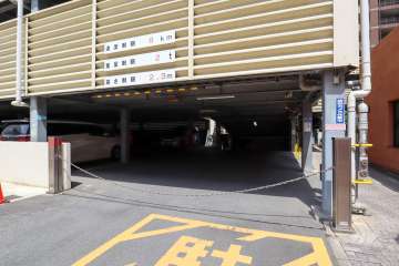 駐車場の出入口