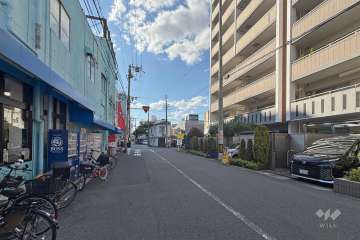 敷地南側の前面道路