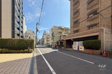 敷地南側の前面道路