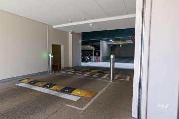 駐車場の出入口(ゲート付き)