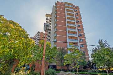 タイムズ・ピース・スクエア　スイートガーデンシティ