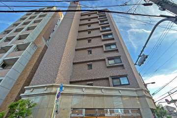 リーガル大阪城東の外観（北西側から）