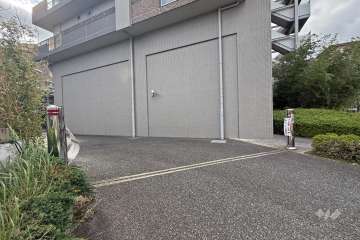 駐車場出入口（ロボットゲート付き）