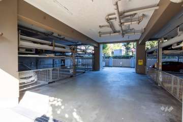 敷地内駐車場（屋内機械式）