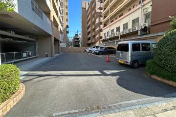敷地内駐車場（屋外平面式・屋内機械式）