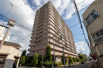 プライムコート関目パークホームズの外観（南西側から）